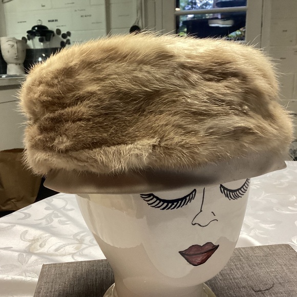 BLONDE MINK PILL BOX HAT SATIN TOP - Picture 1 of 8